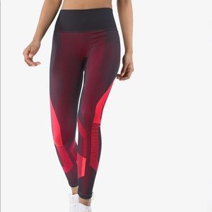 NWT LNDR cosmos legging